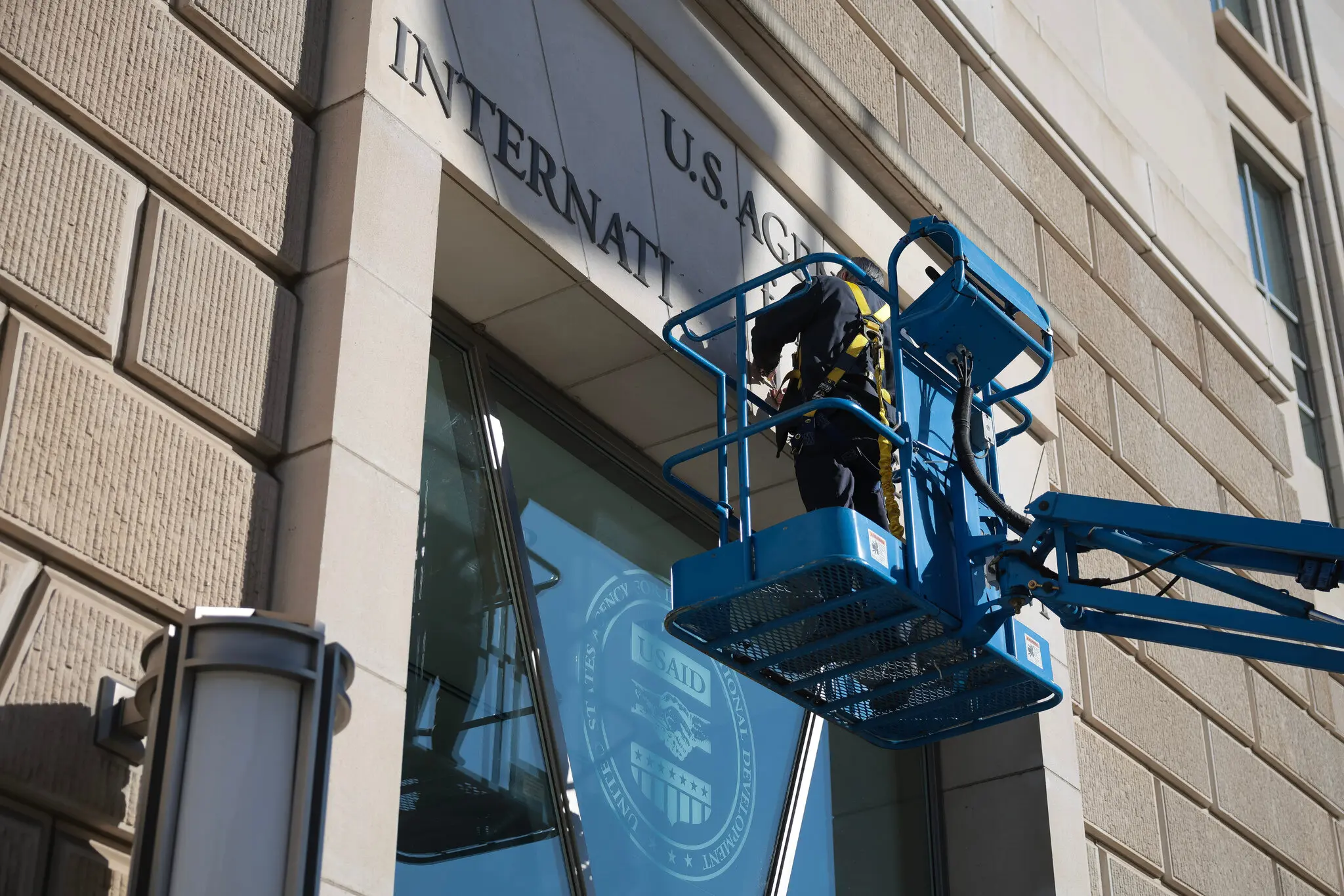 Історія USAID: Від глобальної місії допомоги до політичної кризи